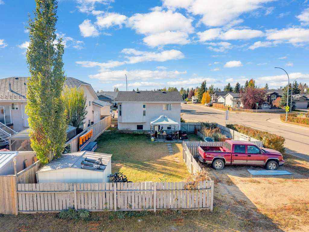 MLS® A2264011 - 73 Lansbury Close  in Lincoln Park Lacombe, Residential