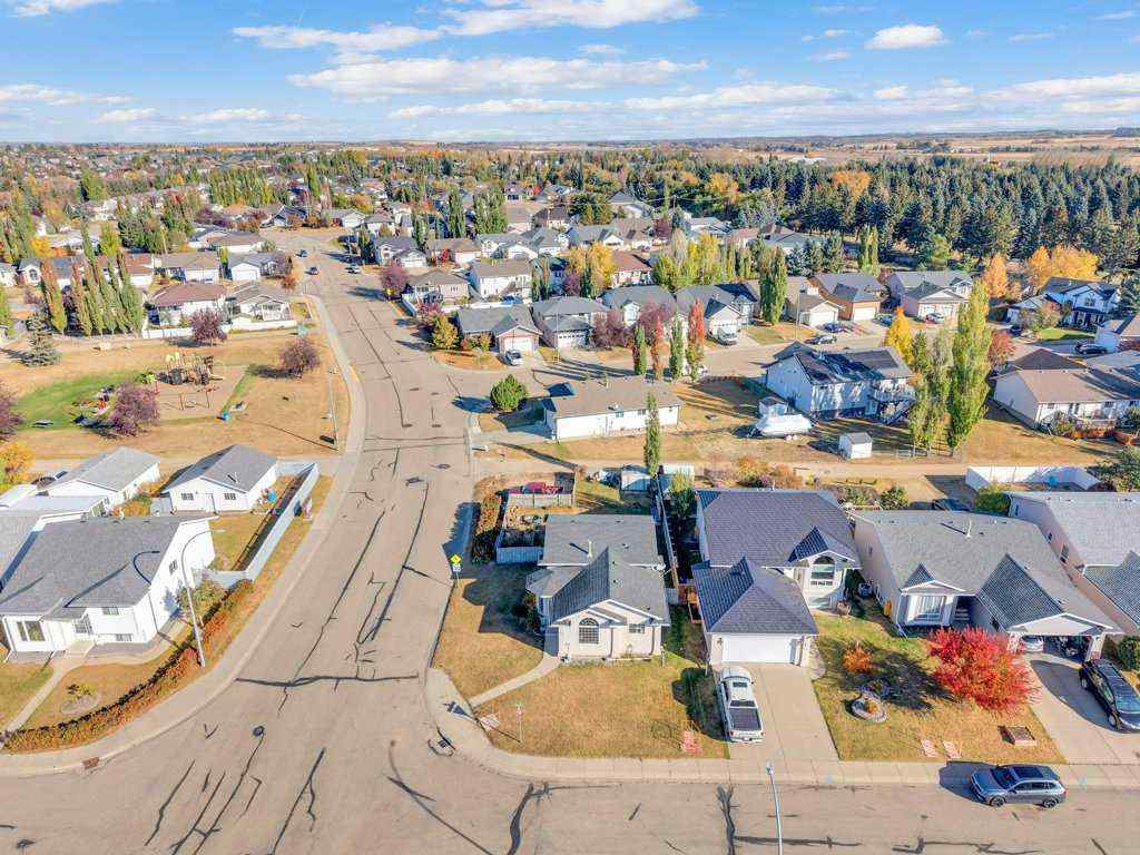 MLS® A2264011 - 73 Lansbury Close  in Lincoln Park Lacombe, Residential