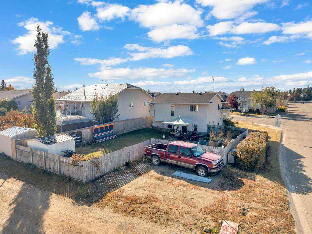 MLS® A2264011 - 73 Lansbury Close  in Lincoln Park Lacombe, Residential