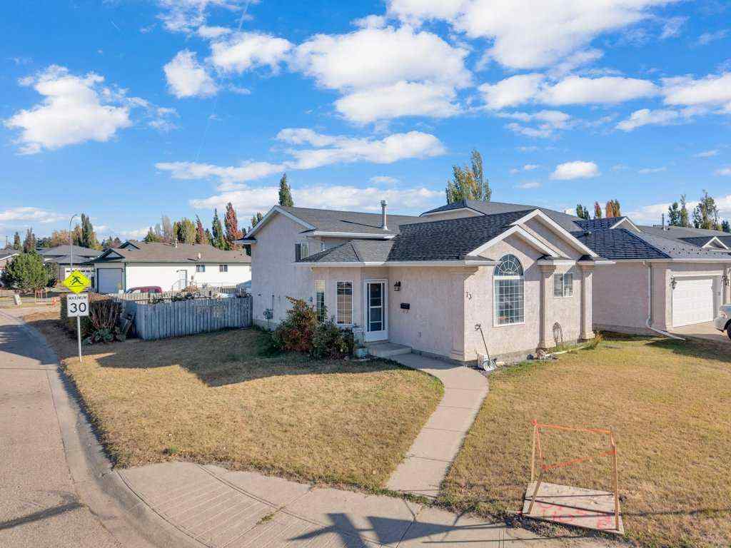 MLS® A2264011 - 73 Lansbury Close  in Lincoln Park Lacombe, Residential