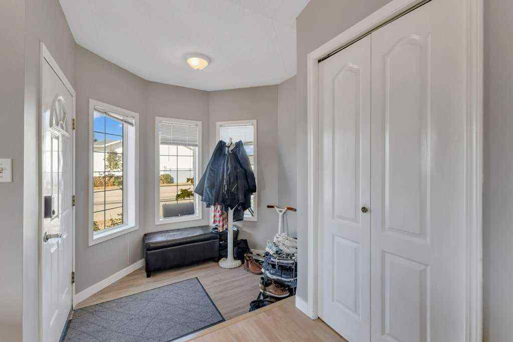 MLS® A2264011 - 73 Lansbury Close  in Lincoln Park Lacombe, Residential