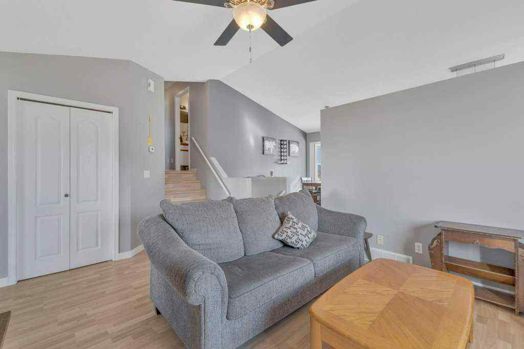 MLS® A2264011 - 73 Lansbury Close  in Lincoln Park Lacombe, Residential