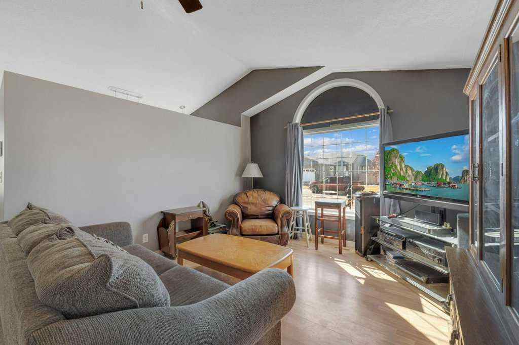 MLS® A2264011 - 73 Lansbury Close  in Lincoln Park Lacombe, Residential