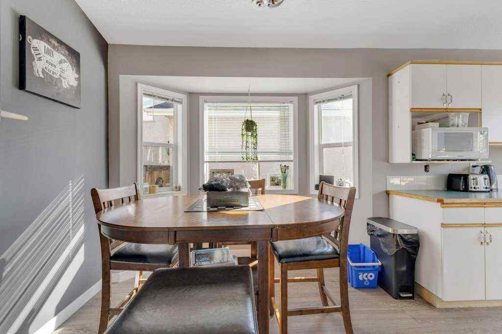 MLS® A2264011 - 73 Lansbury Close  in Lincoln Park Lacombe, Residential