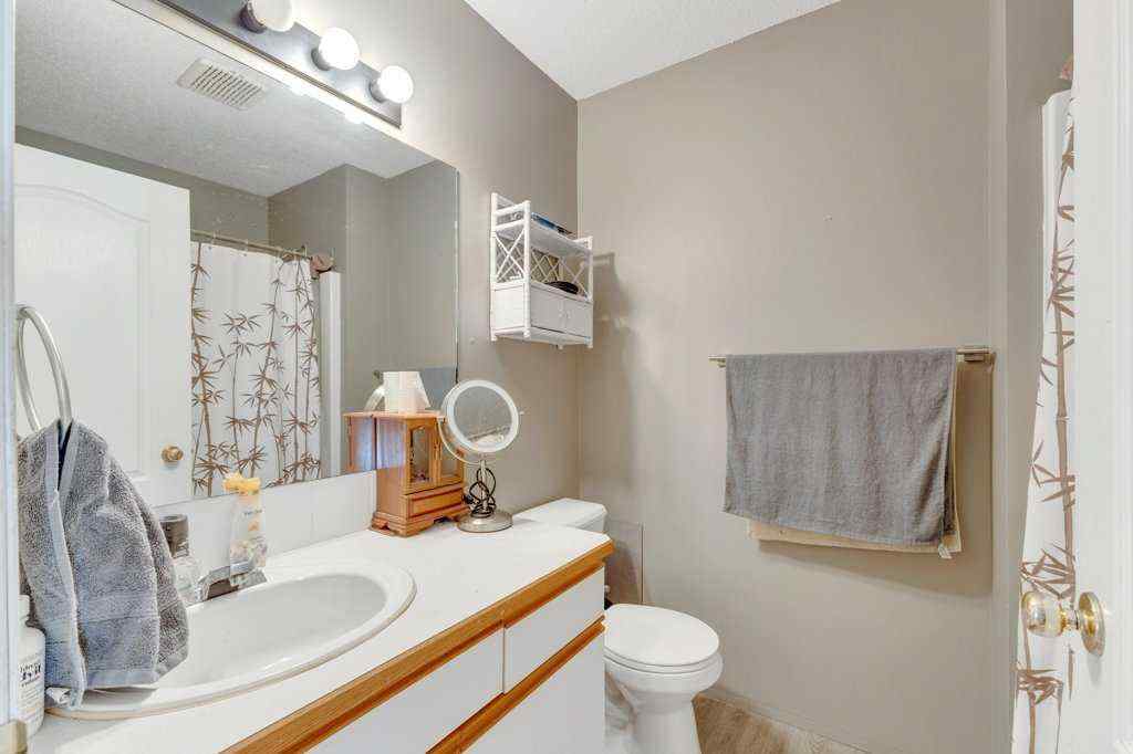 MLS® A2264011 - 73 Lansbury Close  in Lincoln Park Lacombe, Residential