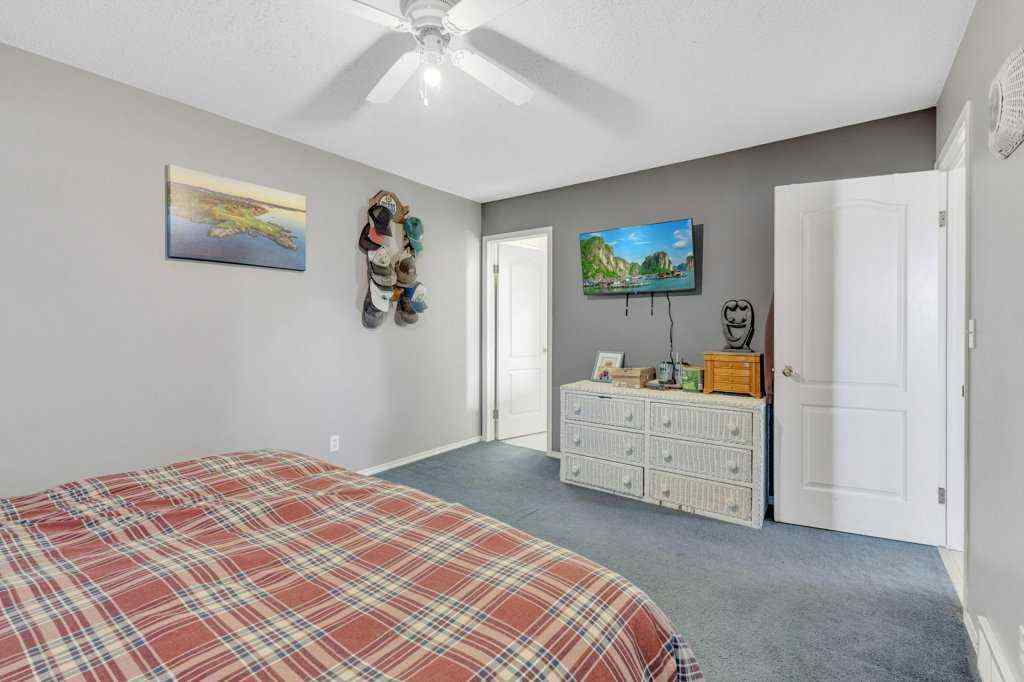 MLS® A2264011 - 73 Lansbury Close  in Lincoln Park Lacombe, Residential