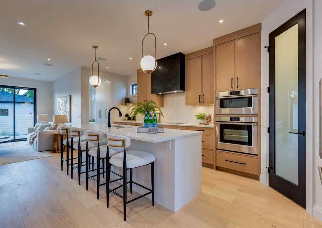 MLS® A2264014 - 2231 35 Street SW in Killarney/Glengarry Calgary, Residential