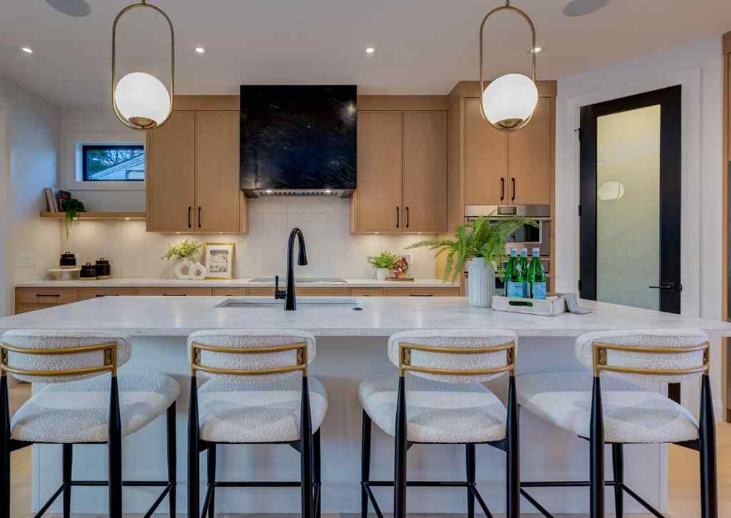 MLS® A2264014 - 2231 35 Street SW in Killarney/Glengarry Calgary, Residential