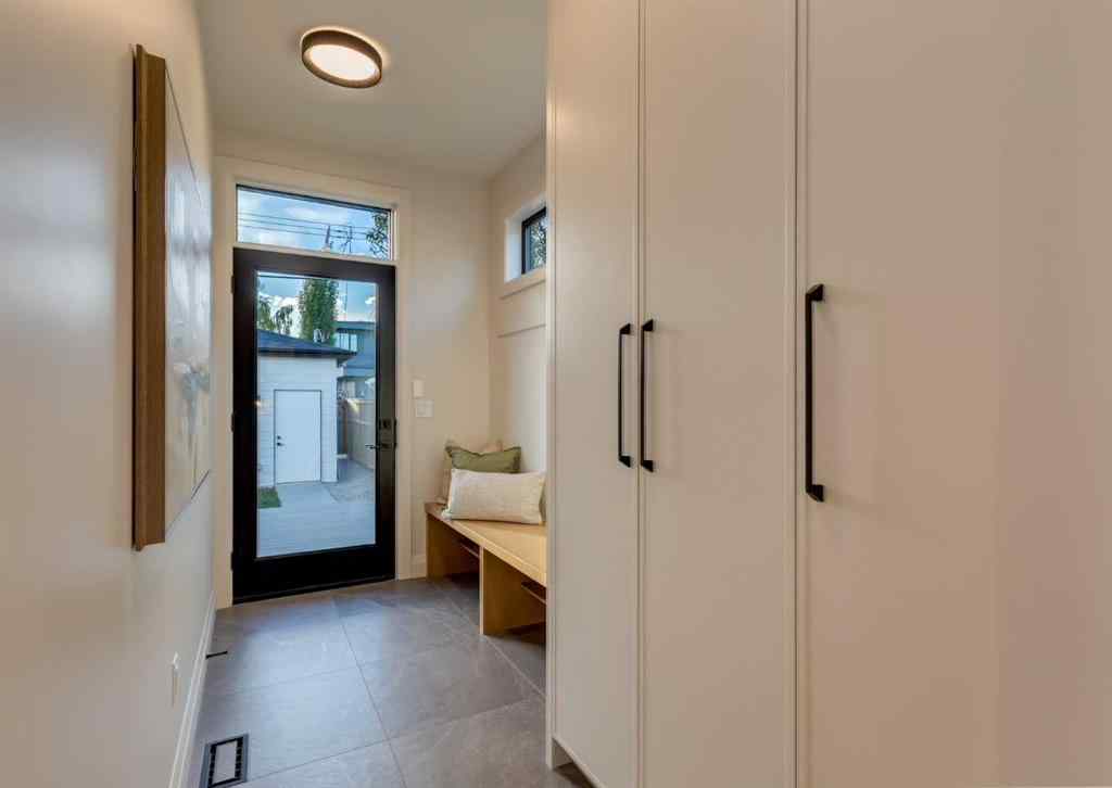 MLS® A2264014 - 2231 35 Street SW in Killarney/Glengarry Calgary, Residential