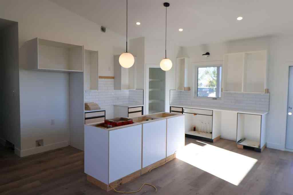 MLS® A2264017 - 327 9 St   in NONE Picture Butte, Residential