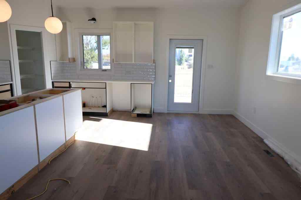 MLS® A2264017 - 327 9 St   in NONE Picture Butte, Residential