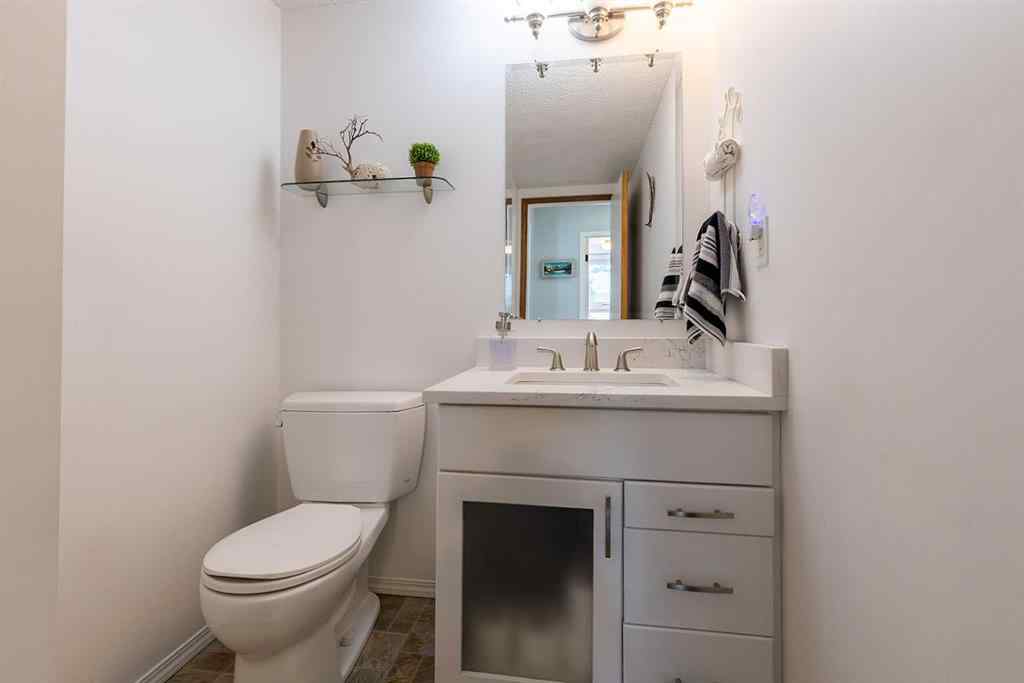 MLS® A2264018 - 854 5 Avenue  in NONE Dunmore, Residential