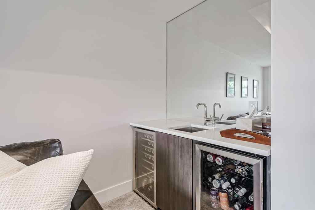 MLS® A2264023 - 1928 27 Avenue SW in South Calgary Calgary, Residential