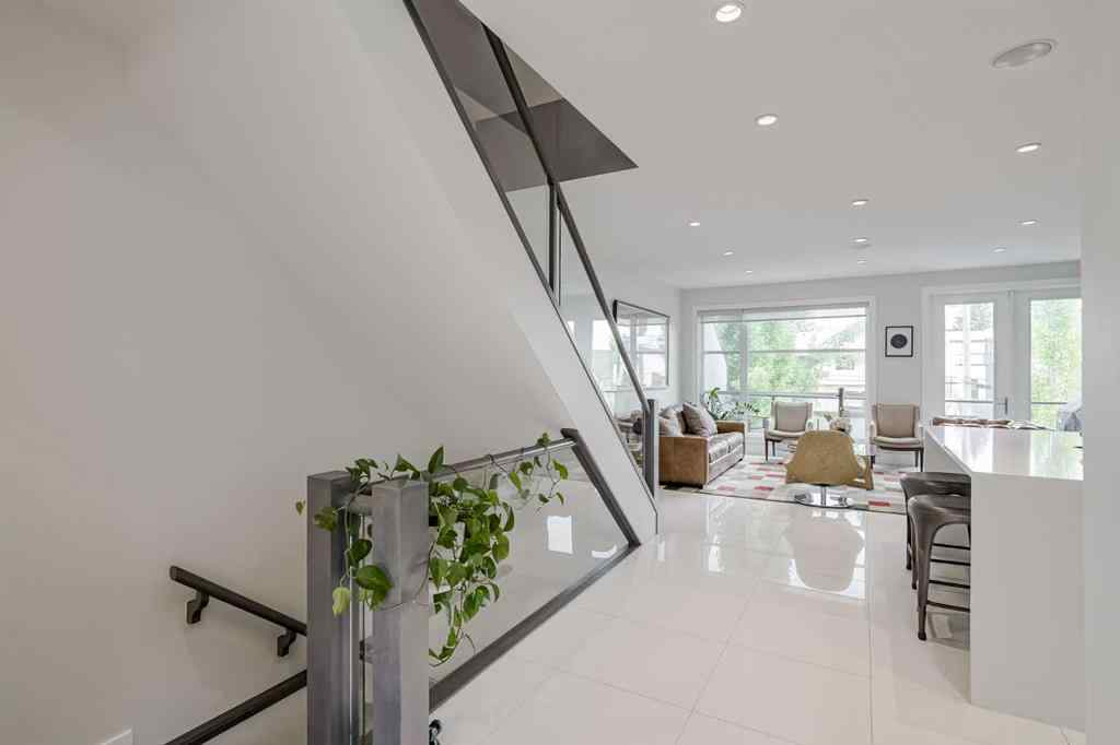 MLS® A2264023 - 1928 27 Avenue SW in South Calgary Calgary, Residential