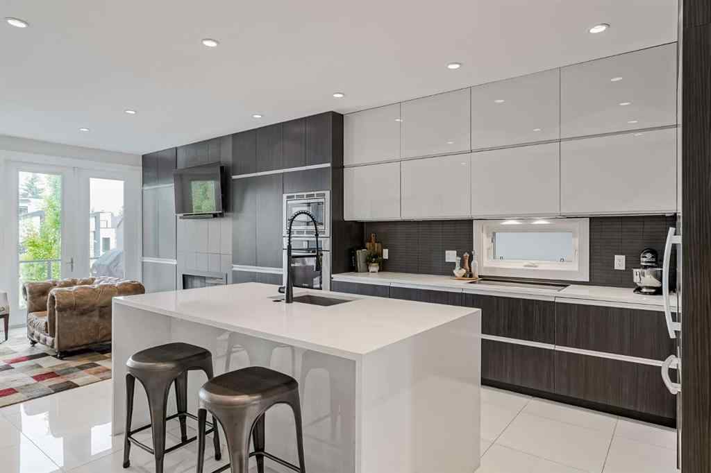 MLS® A2264023 - 1928 27 Avenue SW in South Calgary Calgary, Residential