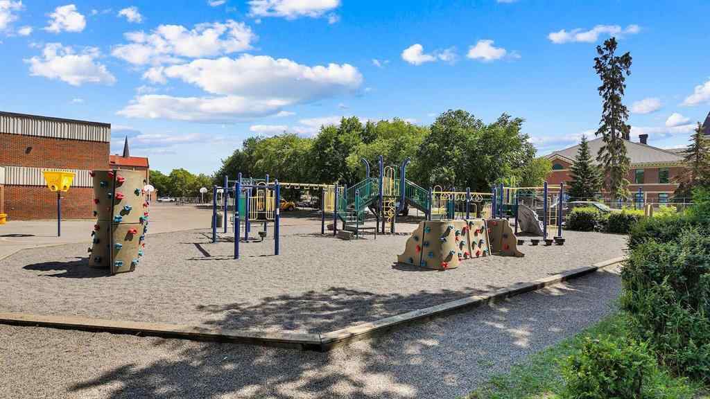 MLS® A2264024 - Unit #212 305 18 Avenue SW in Mission Calgary, Residential