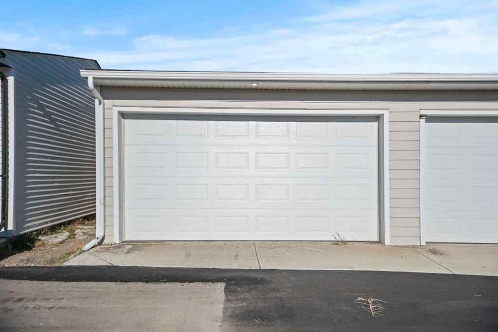 MLS® A2264033 - 7581 202 Avenue SE in Rangeview Calgary, Residential