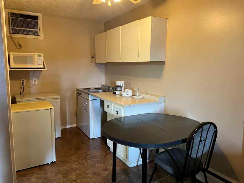 MLS® A2264034 - 108 HIGHWAY Avenue  in NONE Fox Creek, Commercial