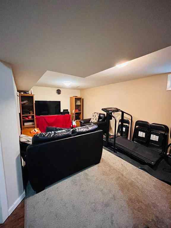 MLS® A2264042 - 920 8 Street N in Staffordville Lethbridge, Residential