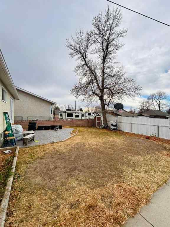 MLS® A2264042 - 920 8 Street N in Staffordville Lethbridge, Residential