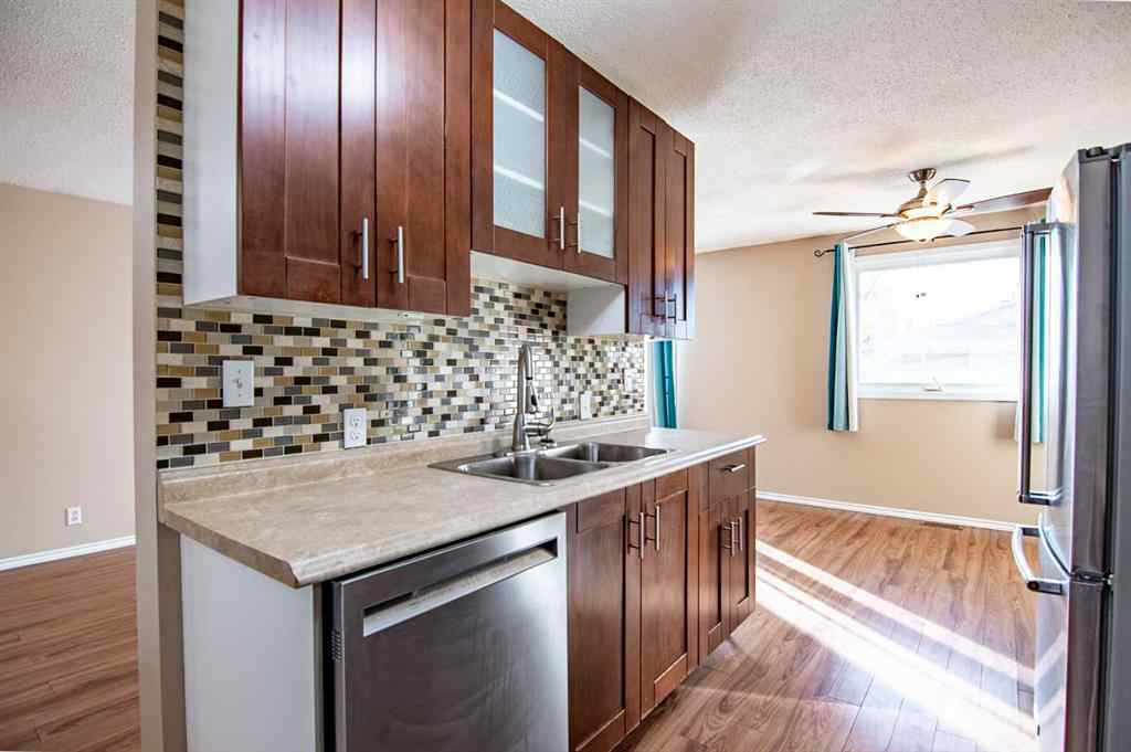 MLS® A2264045 - Unit #2 6320 58 Avenue  in Highland Green Red Deer, Residential