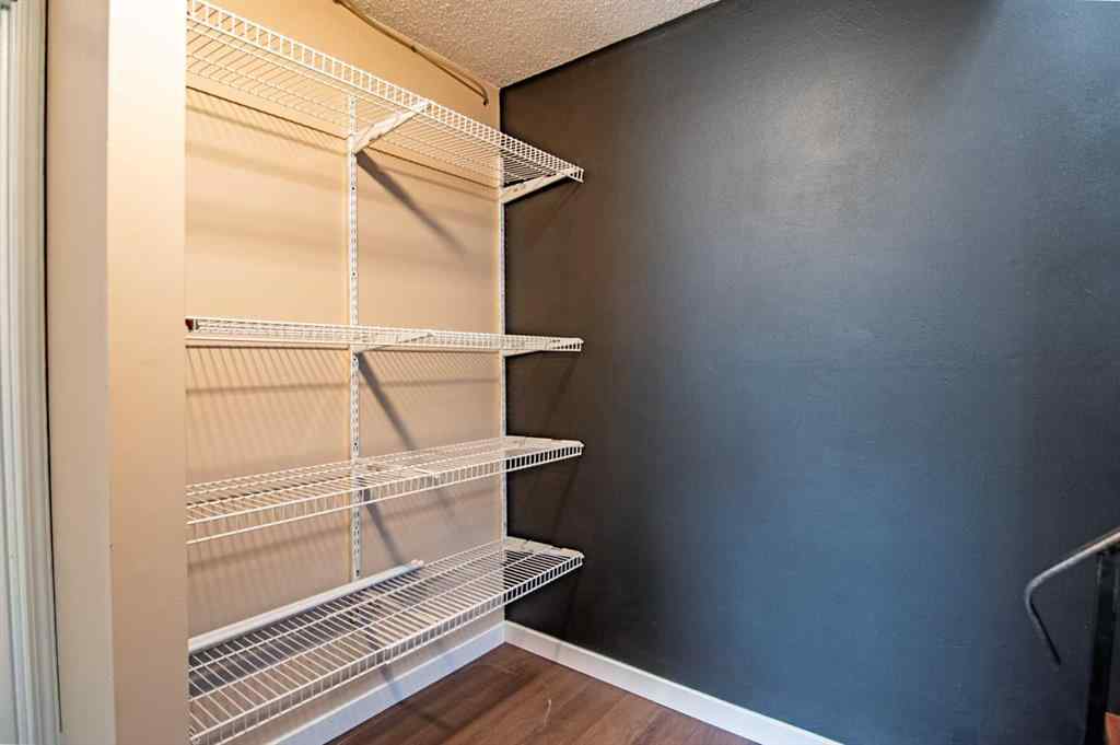 MLS® A2264045 - Unit #2 6320 58 Avenue  in Highland Green Red Deer, Residential