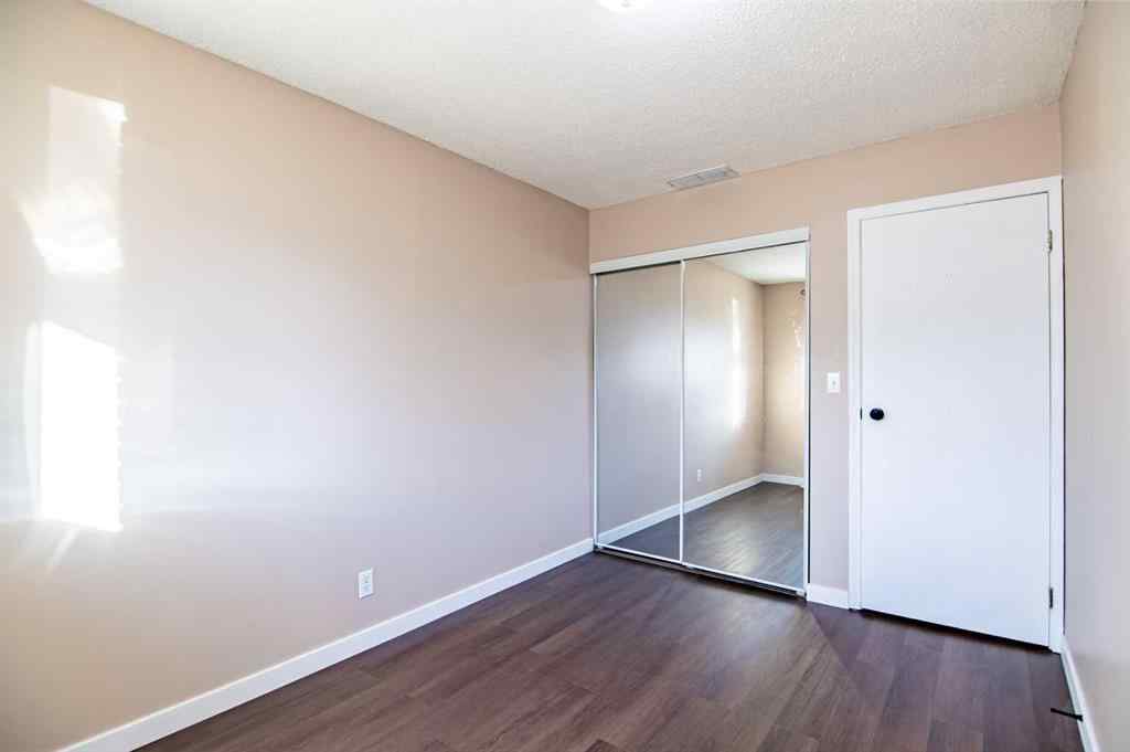 MLS® A2264045 - Unit #2 6320 58 Avenue  in Highland Green Red Deer, Residential