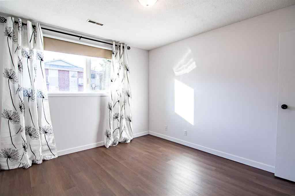 MLS® A2264045 - Unit #2 6320 58 Avenue  in Highland Green Red Deer, Residential