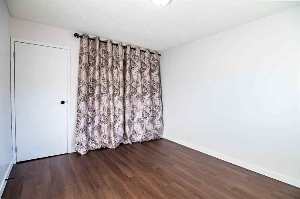 MLS® A2264045 - Unit #2 6320 58 Avenue  in Highland Green Red Deer, Residential