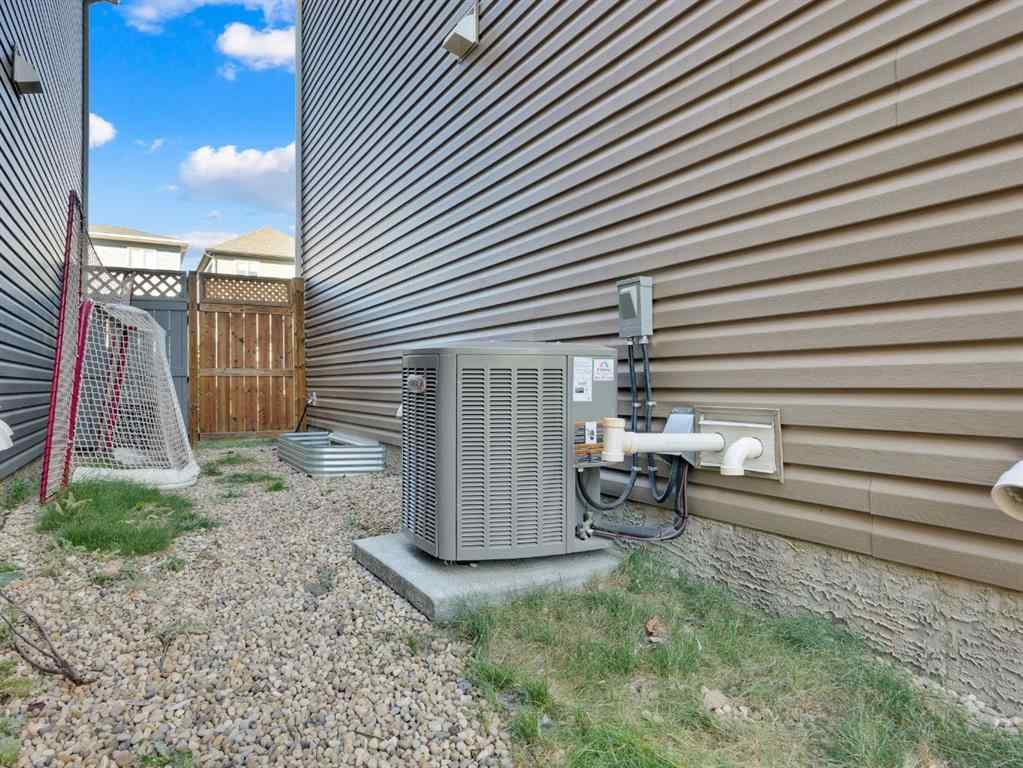 MLS® A2264052 - 551 EVANSBOROUGH Way NW in Evanston Calgary, Residential