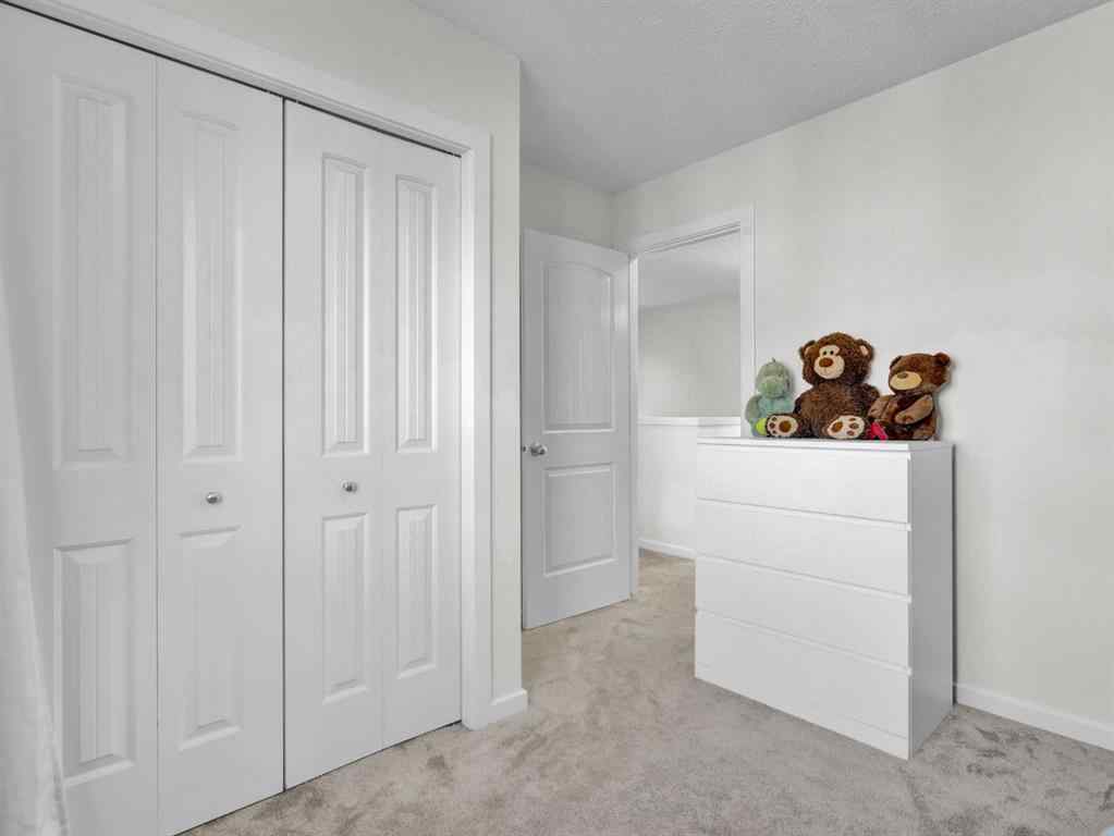 MLS® A2264052 - 551 EVANSBOROUGH Way NW in Evanston Calgary, Residential