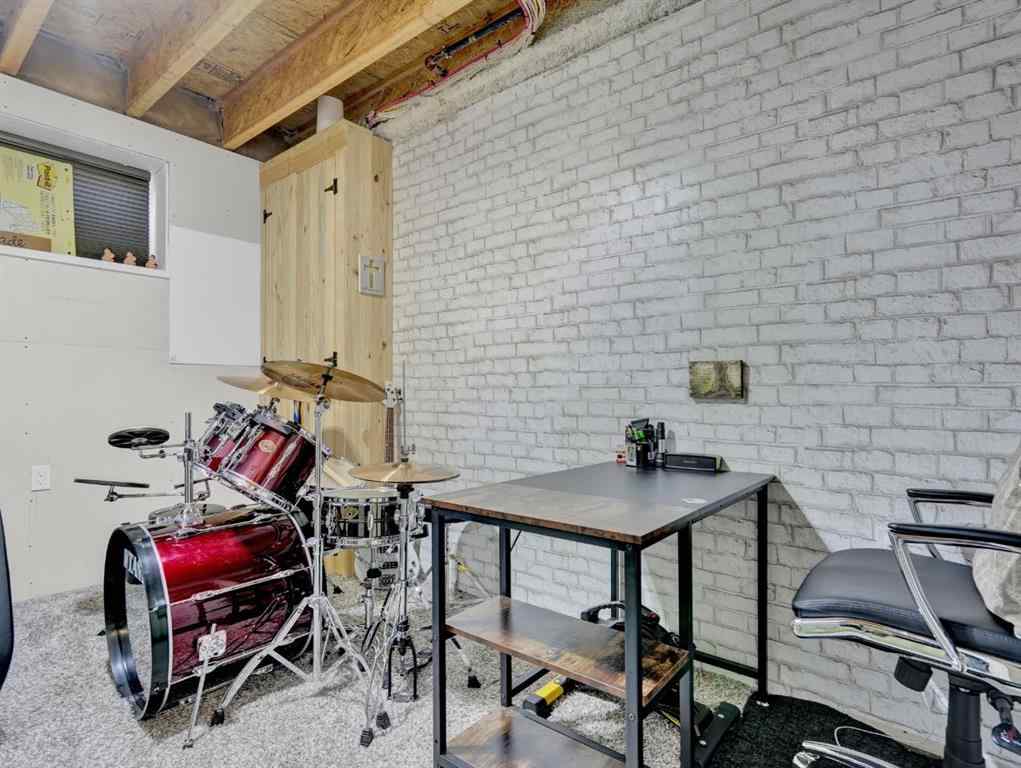 MLS® A2264052 - 551 EVANSBOROUGH Way NW in Evanston Calgary, Residential