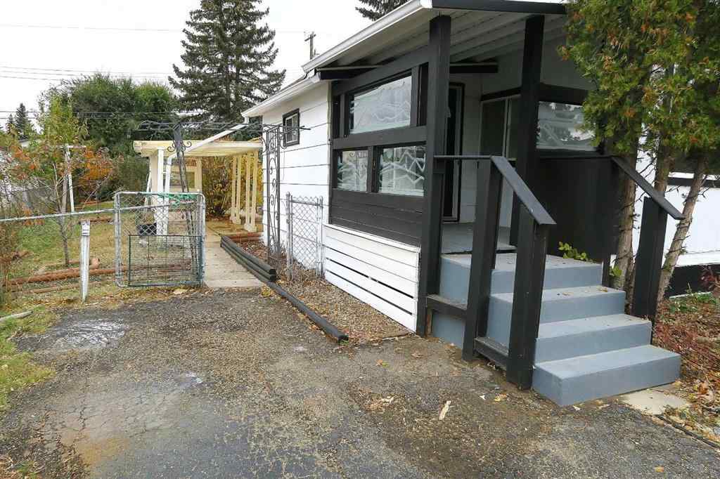 MLS® A2264055 - 205 14 Street NW in Midland Drumheller, Residential