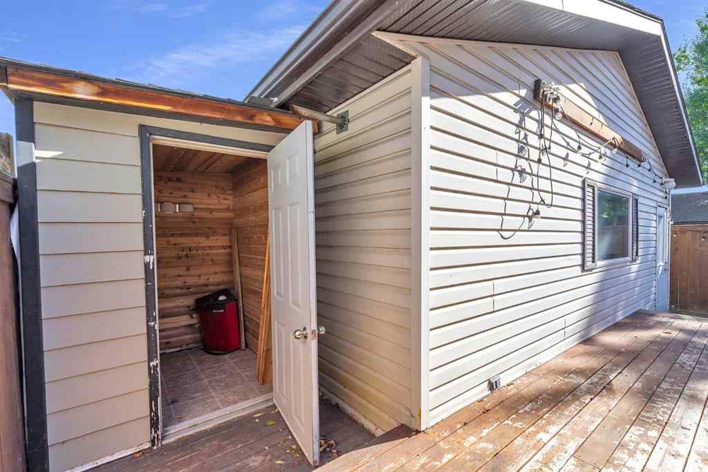 MLS® A2264063 - 236 MT. Aberdeen Close SE in McKenzie Lake Calgary, Residential