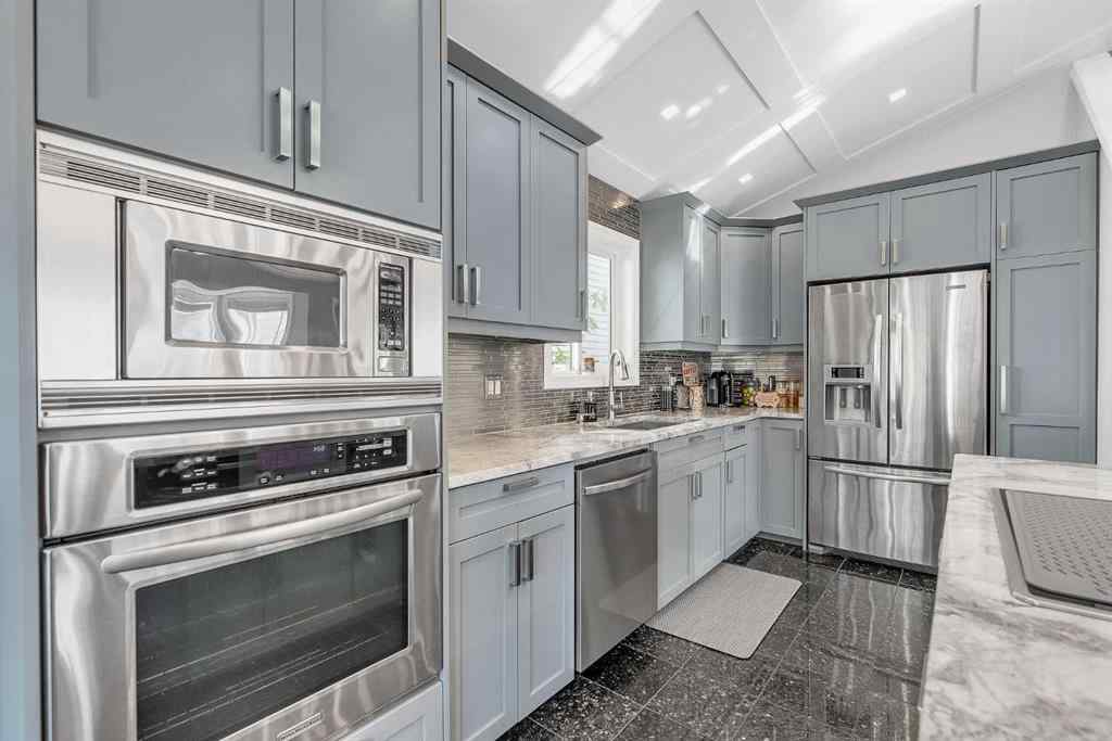 MLS® A2264063 - 236 MT. Aberdeen Close SE in McKenzie Lake Calgary, Residential