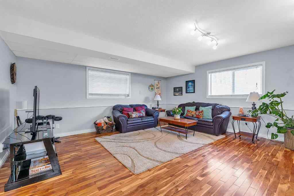 MLS® A2264063 - 236 MT. Aberdeen Close SE in McKenzie Lake Calgary, Residential