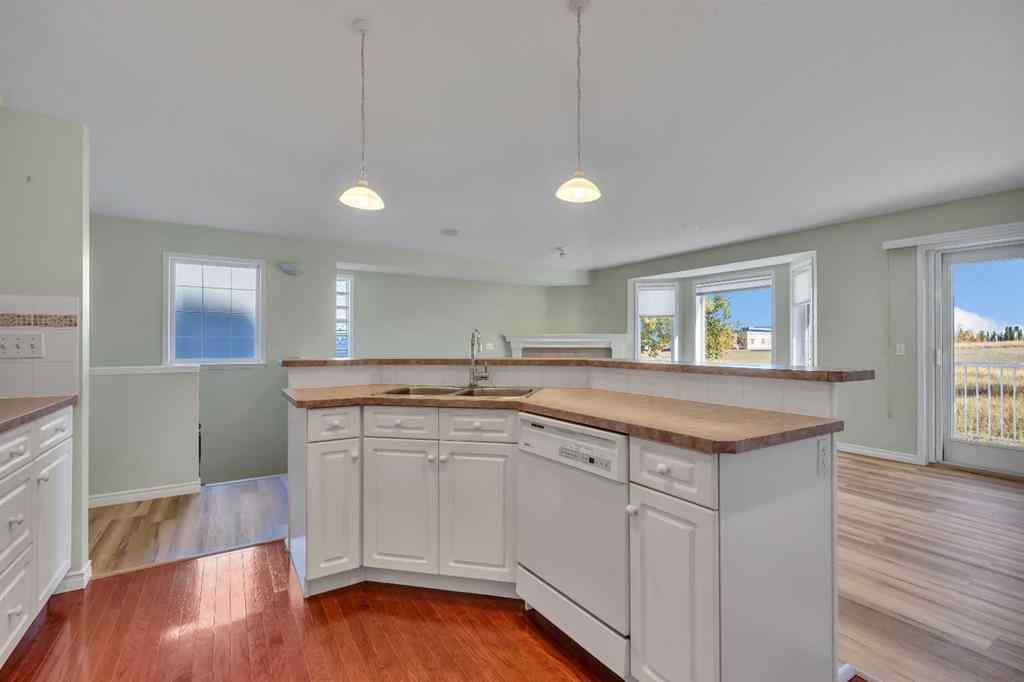 MLS® A2264068 - 140 Valley Ridge Heights NW in Valley Ridge Calgary, Residential