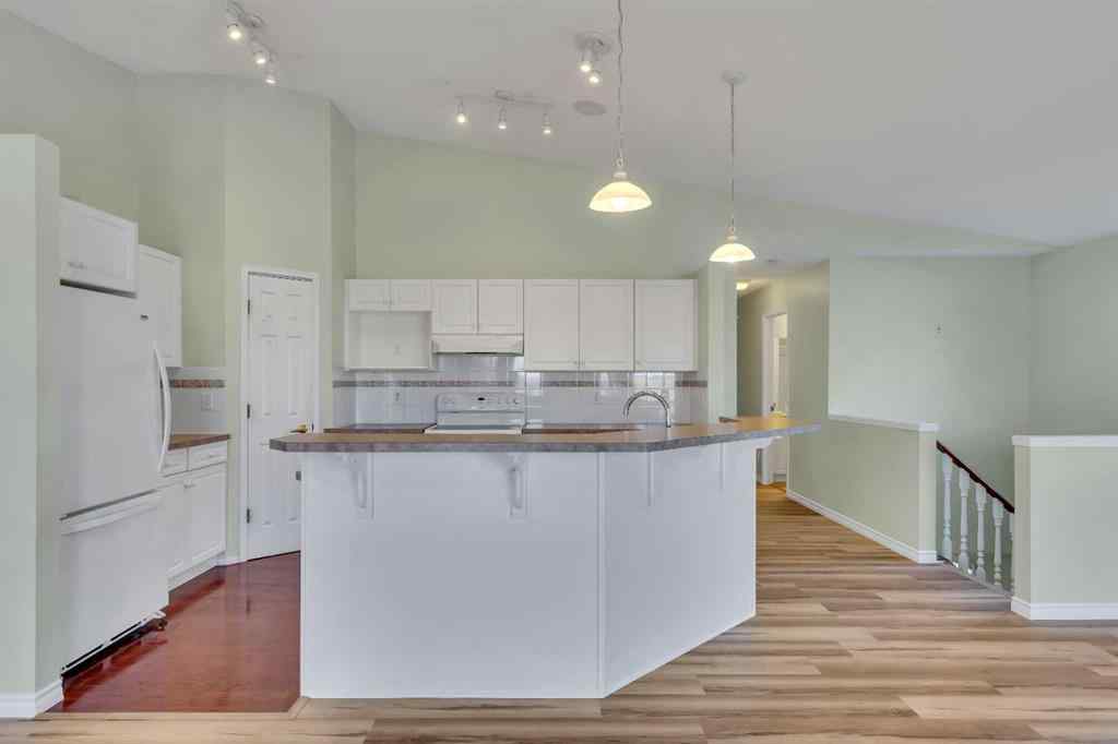 MLS® A2264068 - 140 Valley Ridge Heights NW in Valley Ridge Calgary, Residential