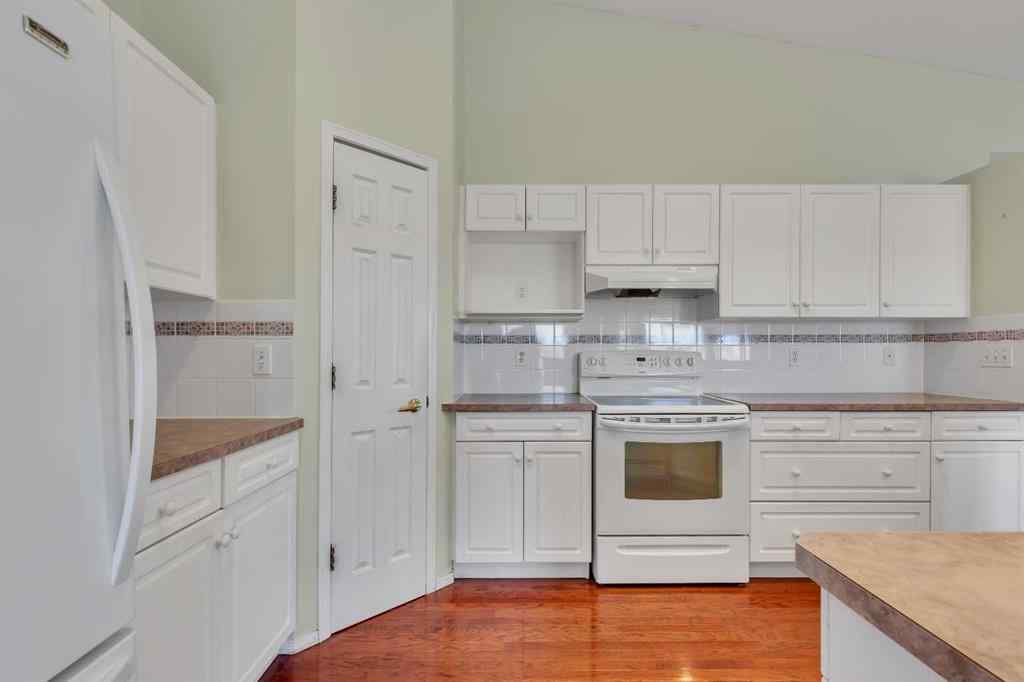 MLS® A2264068 - 140 Valley Ridge Heights NW in Valley Ridge Calgary, Residential