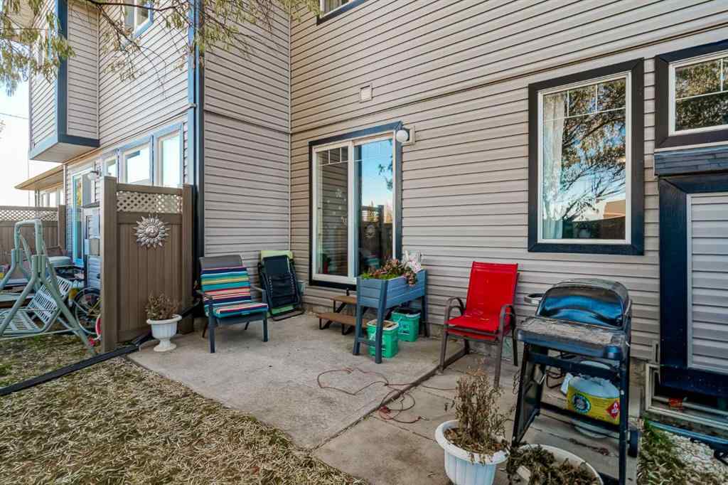 MLS® A2264070 - Unit #7 102 Canoe Square SW in Canals Airdrie, Residential