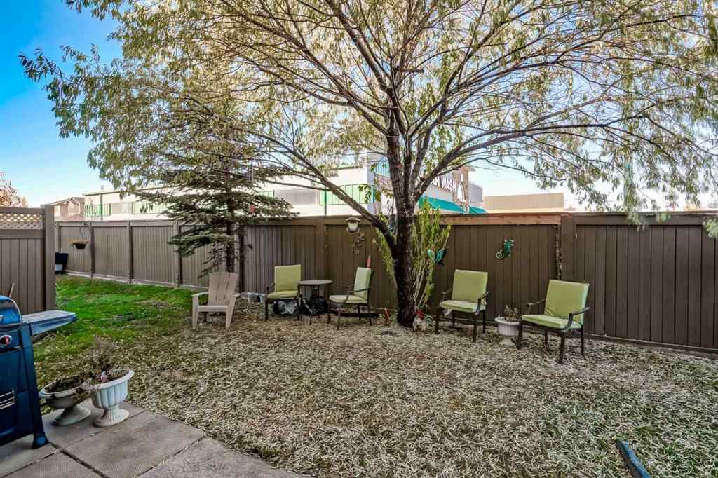 MLS® A2264070 - Unit #7 102 Canoe Square SW in Canals Airdrie, Residential