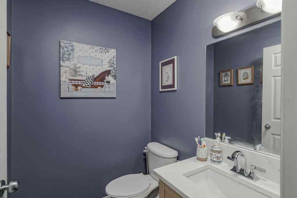 MLS® A2264070 - Unit #7 102 Canoe Square SW in Canals Airdrie, Residential