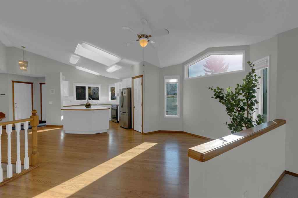 MLS® A2264073 - 102 Edgebrook Heights NW in Edgemont Calgary, Residential