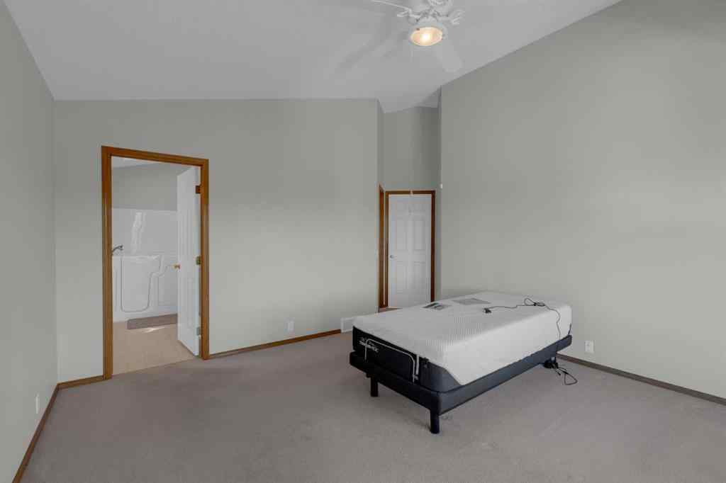 MLS® A2264073 - 102 Edgebrook Heights NW in Edgemont Calgary, Residential