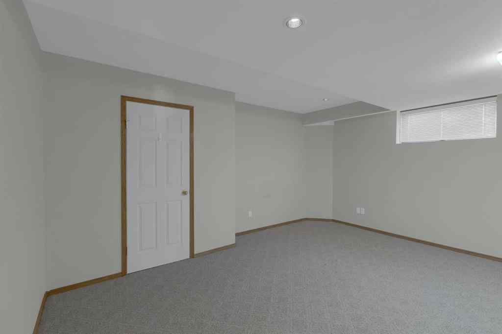 MLS® A2264073 - 102 Edgebrook Heights NW in Edgemont Calgary, Residential