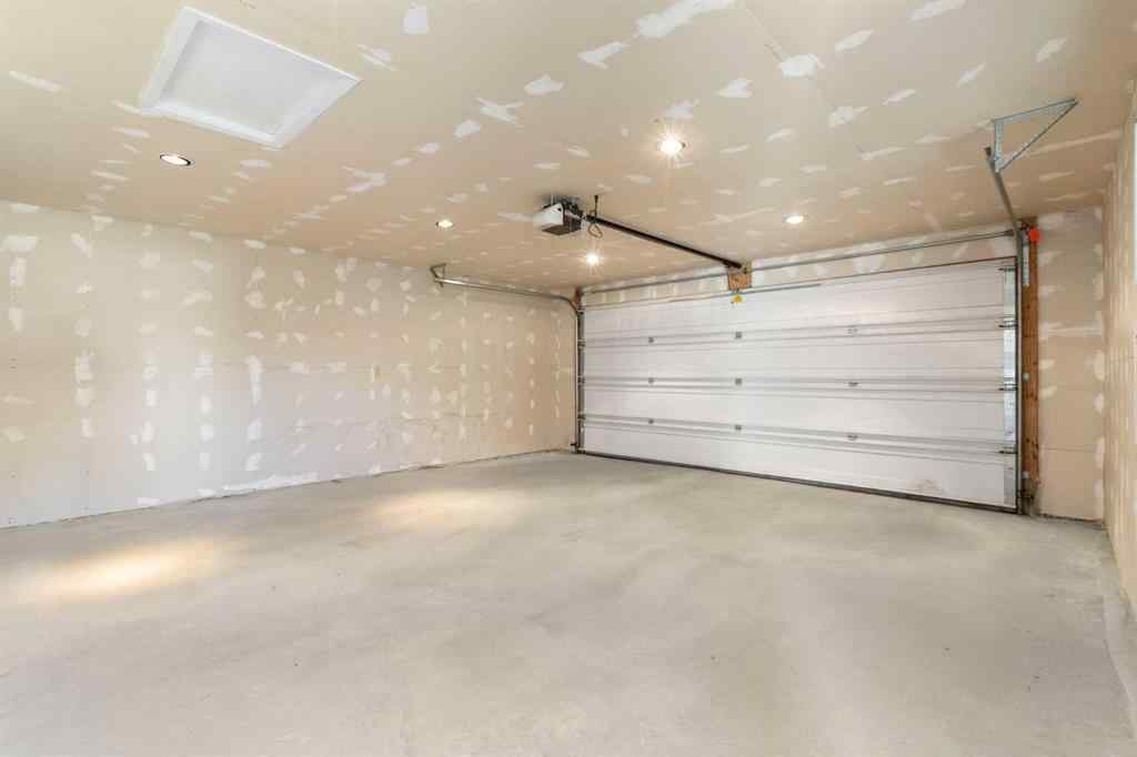 MLS® A2264077 - 58 Kingsland Place SW in Kingsland Calgary, Residential