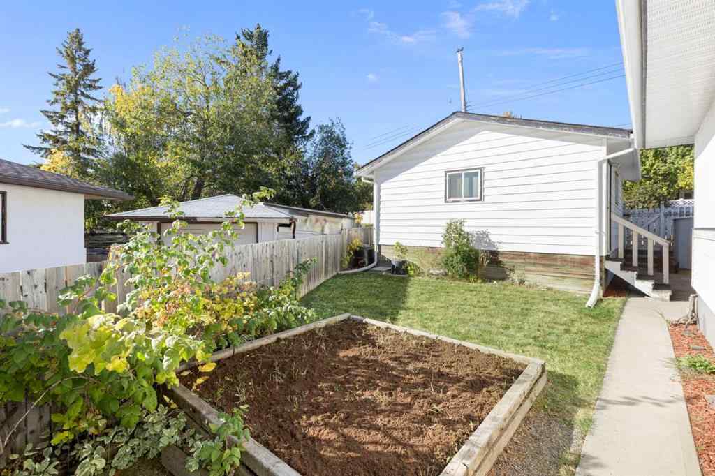 MLS® A2264077 - 58 Kingsland Place SW in Kingsland Calgary, Residential