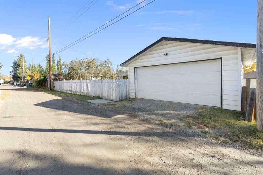 MLS® A2264077 - 58 Kingsland Place SW in Kingsland Calgary, Residential