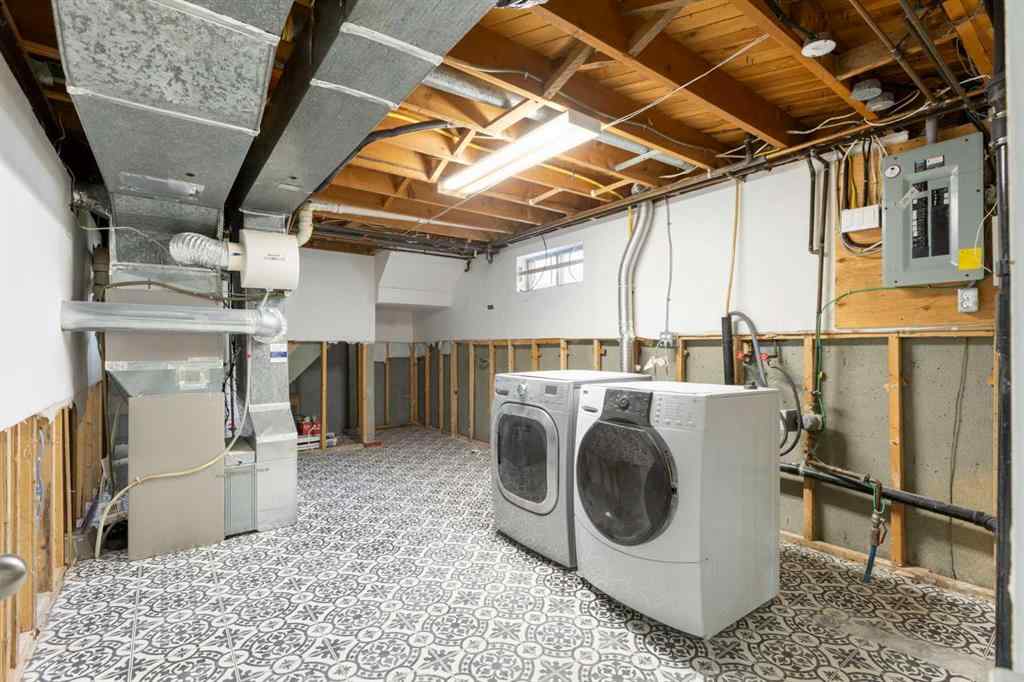 MLS® A2264077 - 58 Kingsland Place SW in Kingsland Calgary, Residential