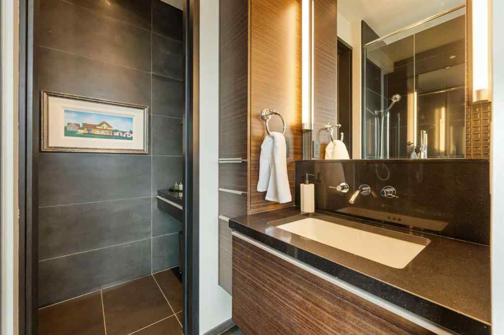 MLS® A2264092 - Unit #2004 108 9th Avenue SW in Downtown Commercial Core Calgary, Residential